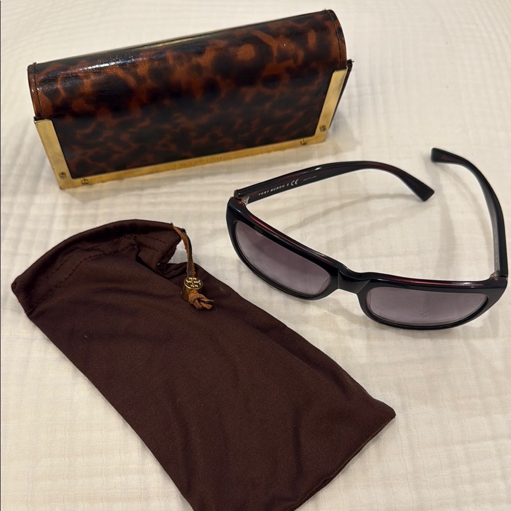Tory Burch Black Sunglasses with Brown Case